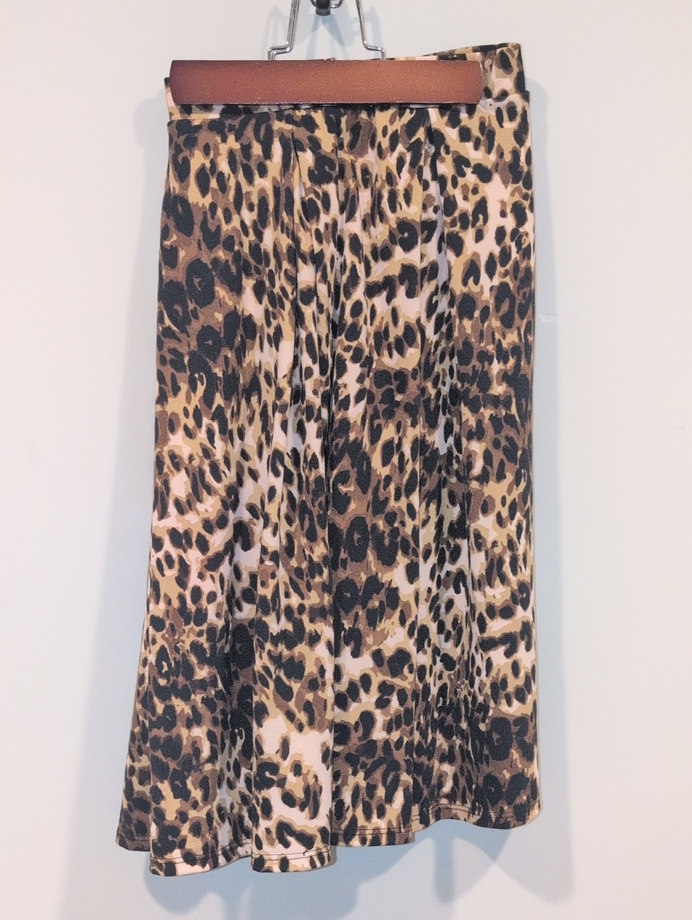 Pleated Leopard Print Midi Skirt w Pockets
